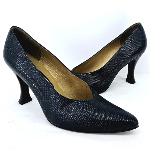 Stuart Weitzman Ossarah Chex Calf Leather Pumps in Black Size 8M - Picture 1 of 9